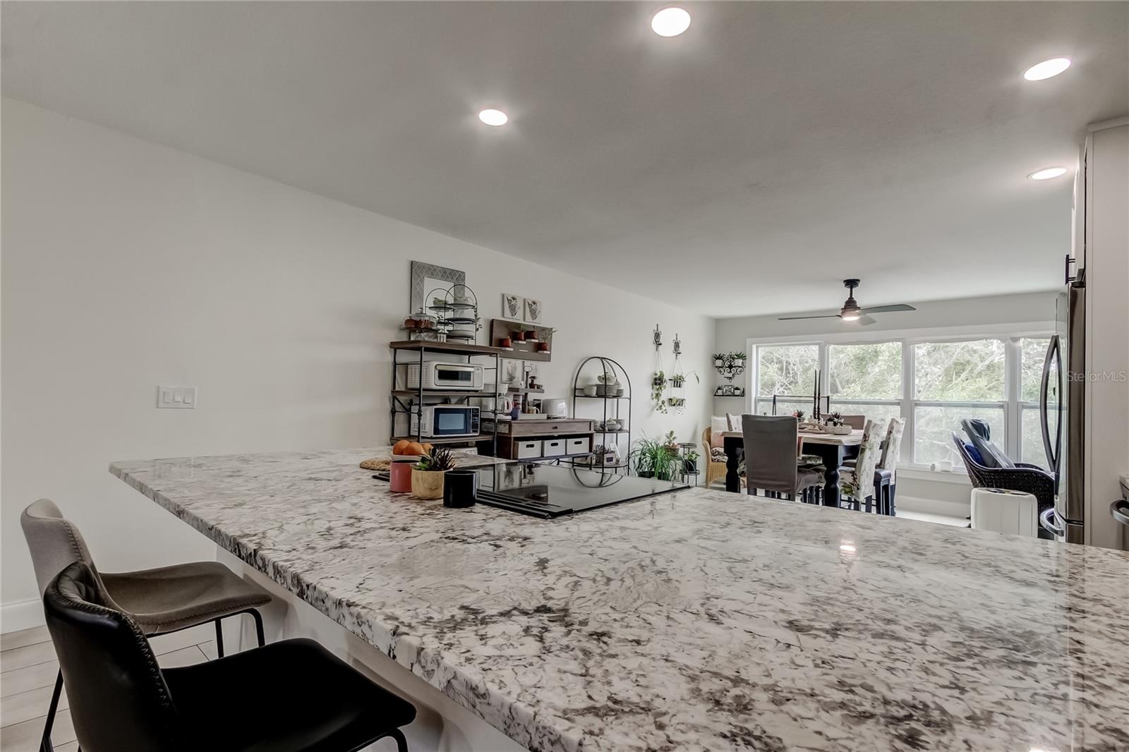 Image 8 of 66 For 2170 Americus Boulevard N 64