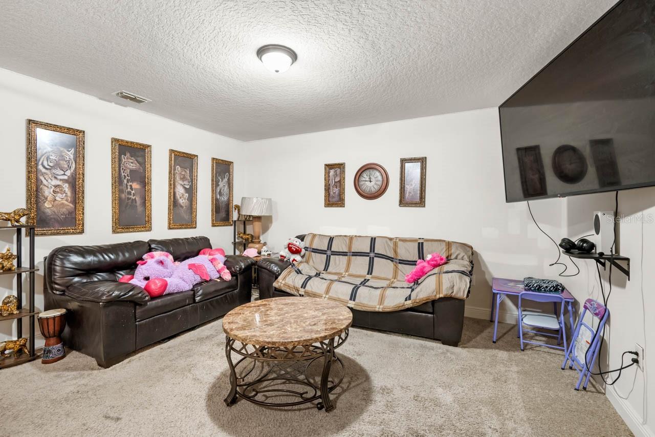 Image 17 of 39 For 10208 Newel Valley Loop