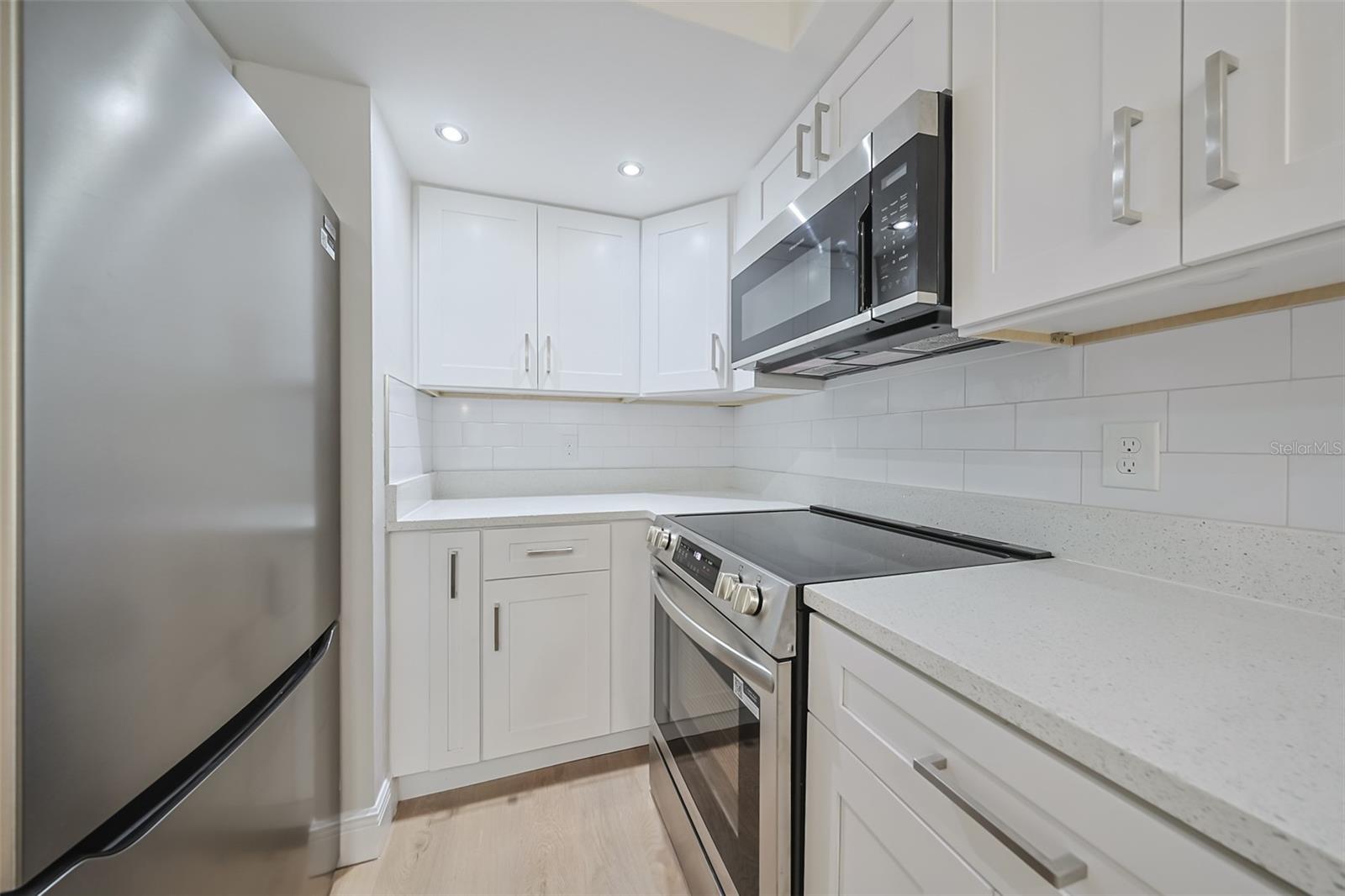 Image 18 of 37 For 1028 Apollo Beach Boulevard 2