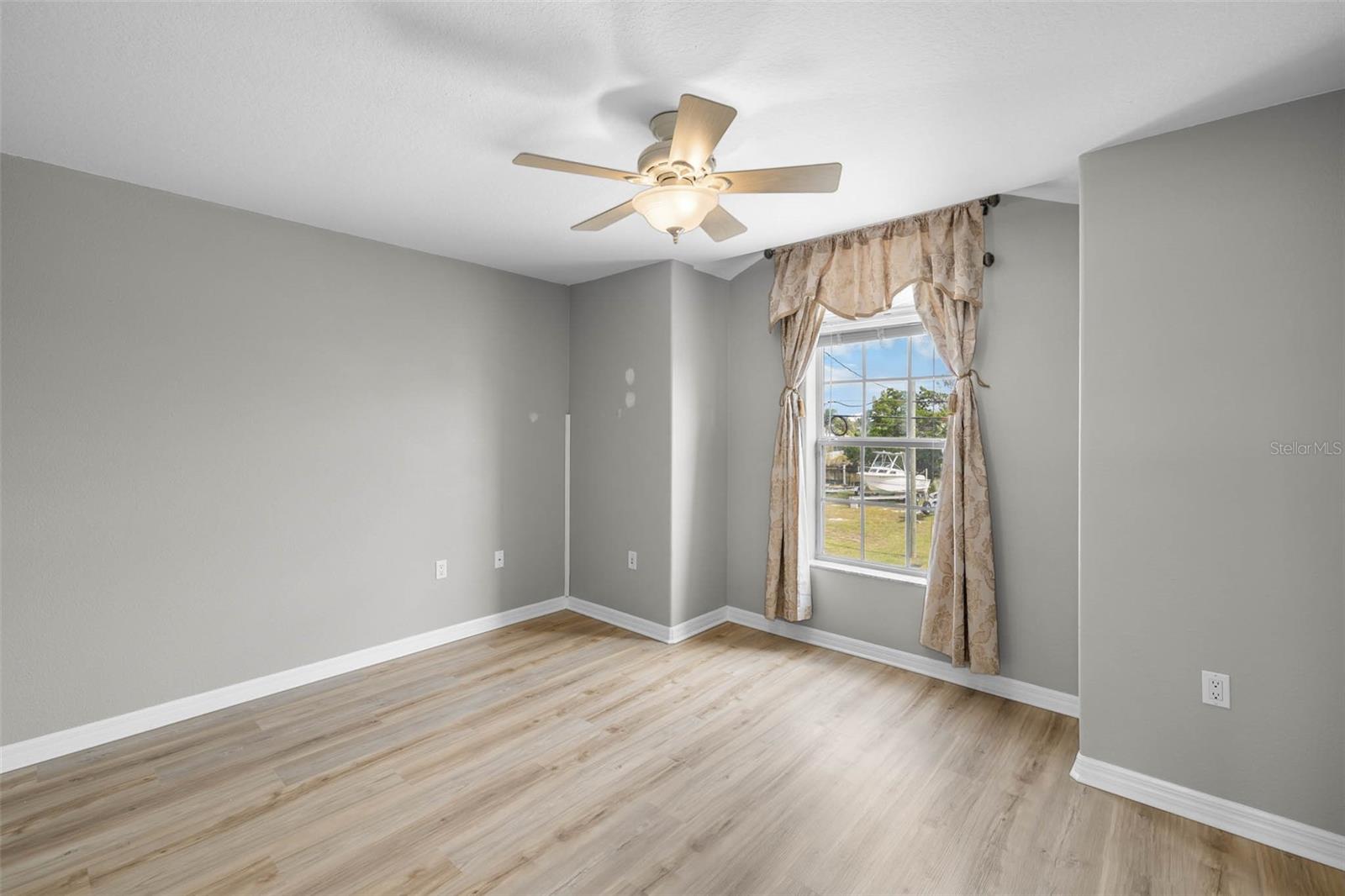 Image 17 of 55 For 4187 Diaz Court