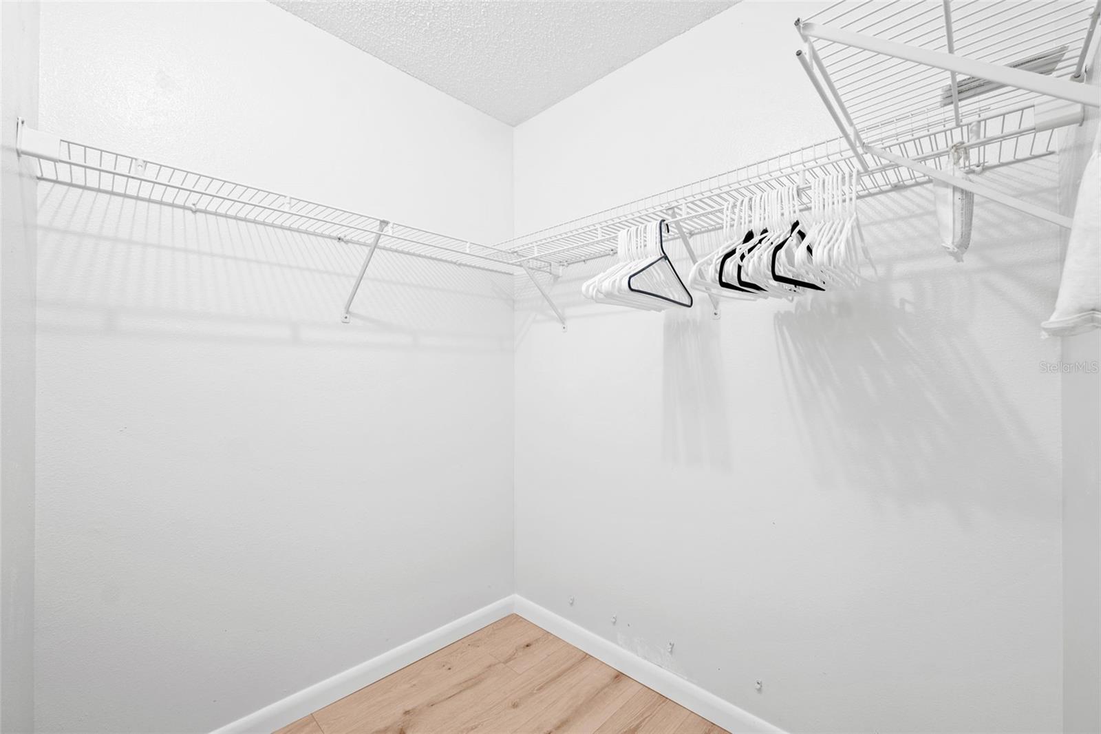 Image 10 of 17 For 4557 Glen Hollow