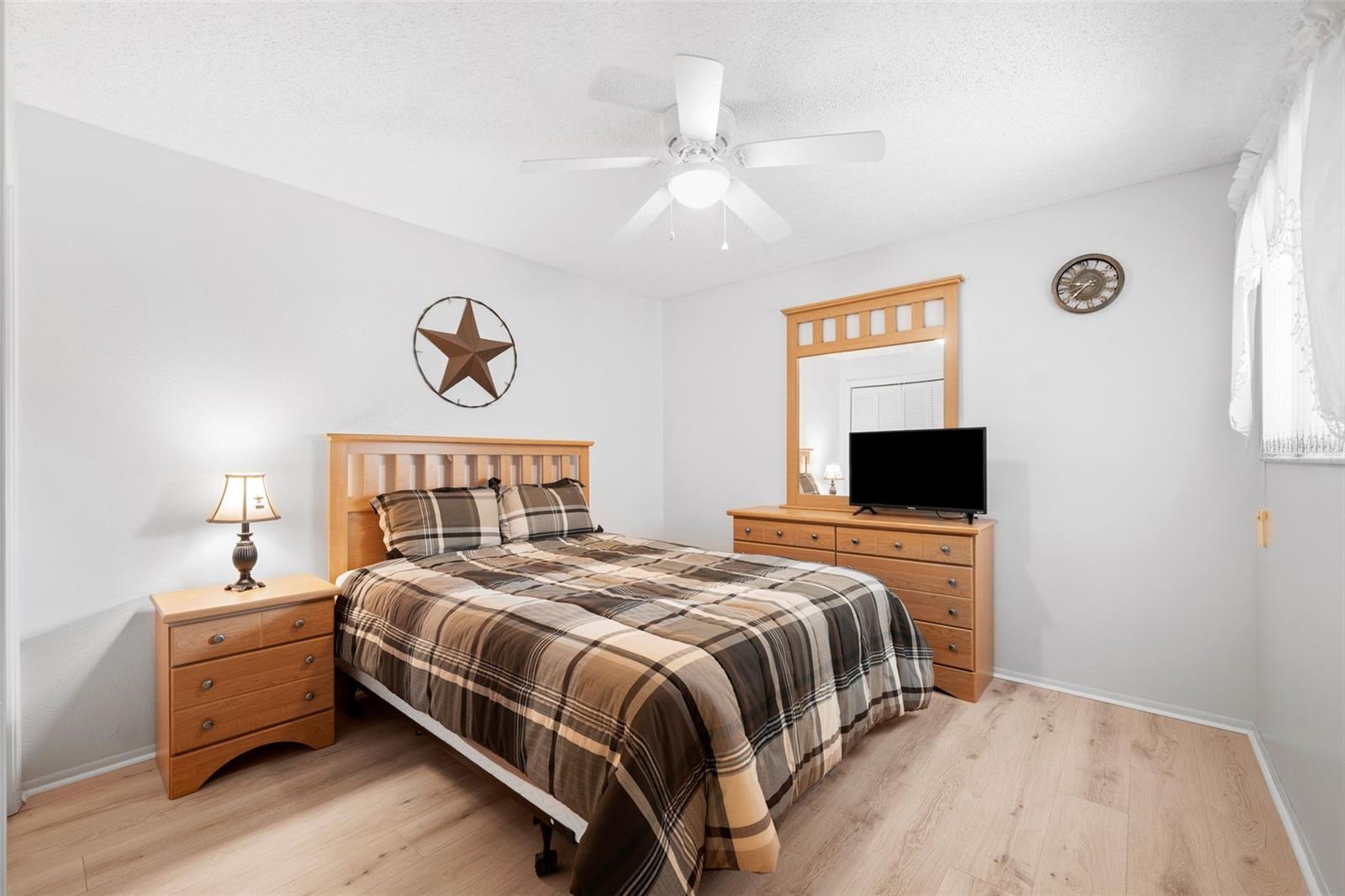 Image 11 of 17 For 4557 Glen Hollow