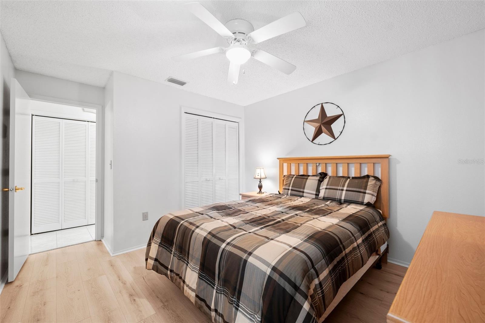 Image 12 of 17 For 4557 Glen Hollow