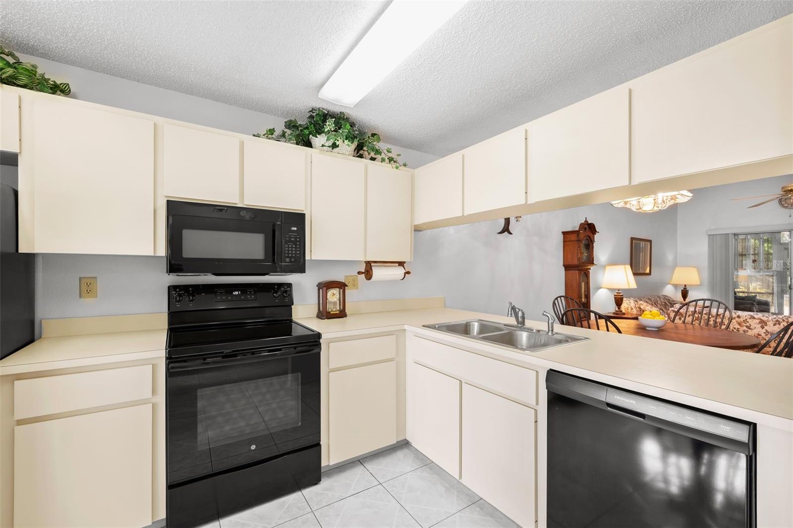 Image 4 of 17 For 4557 Glen Hollow