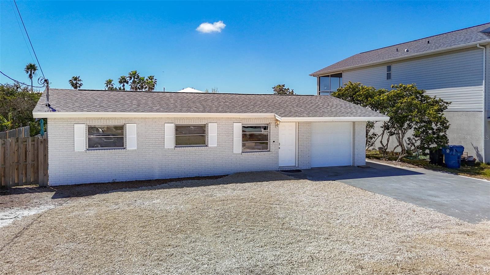 Listing photo id 0 for 4984 Cedarbrook Lane