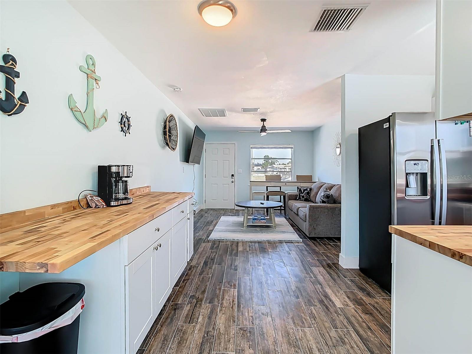 Listing photo id 20 for 4984 Cedarbrook Lane