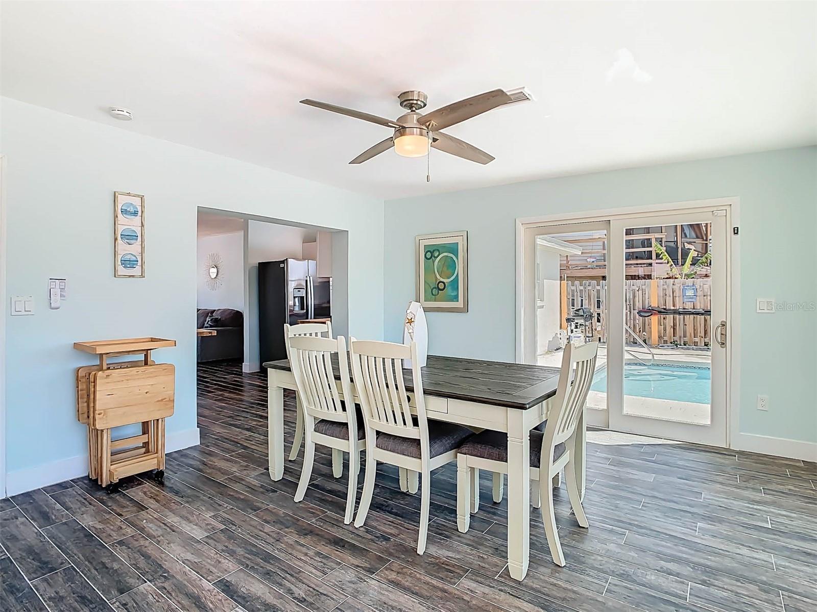 Listing photo id 24 for 4984 Cedarbrook Lane