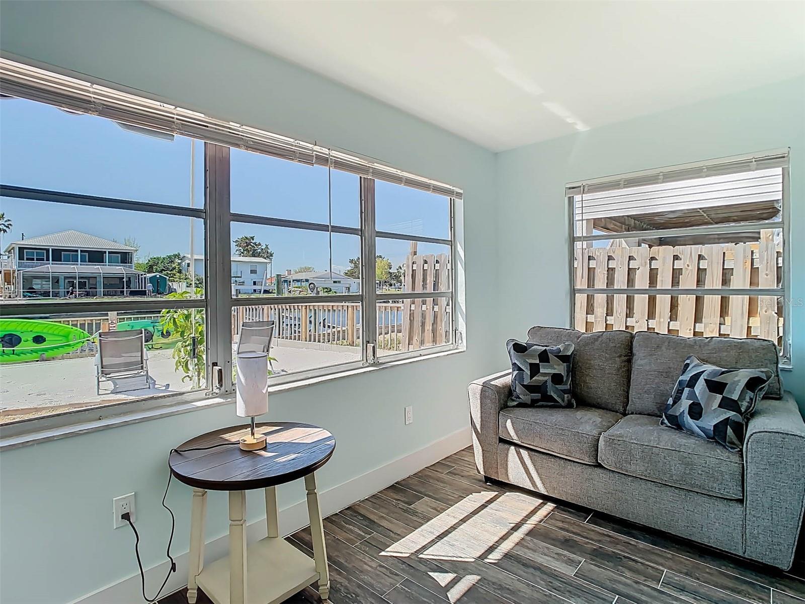 Listing photo id 26 for 4984 Cedarbrook Lane