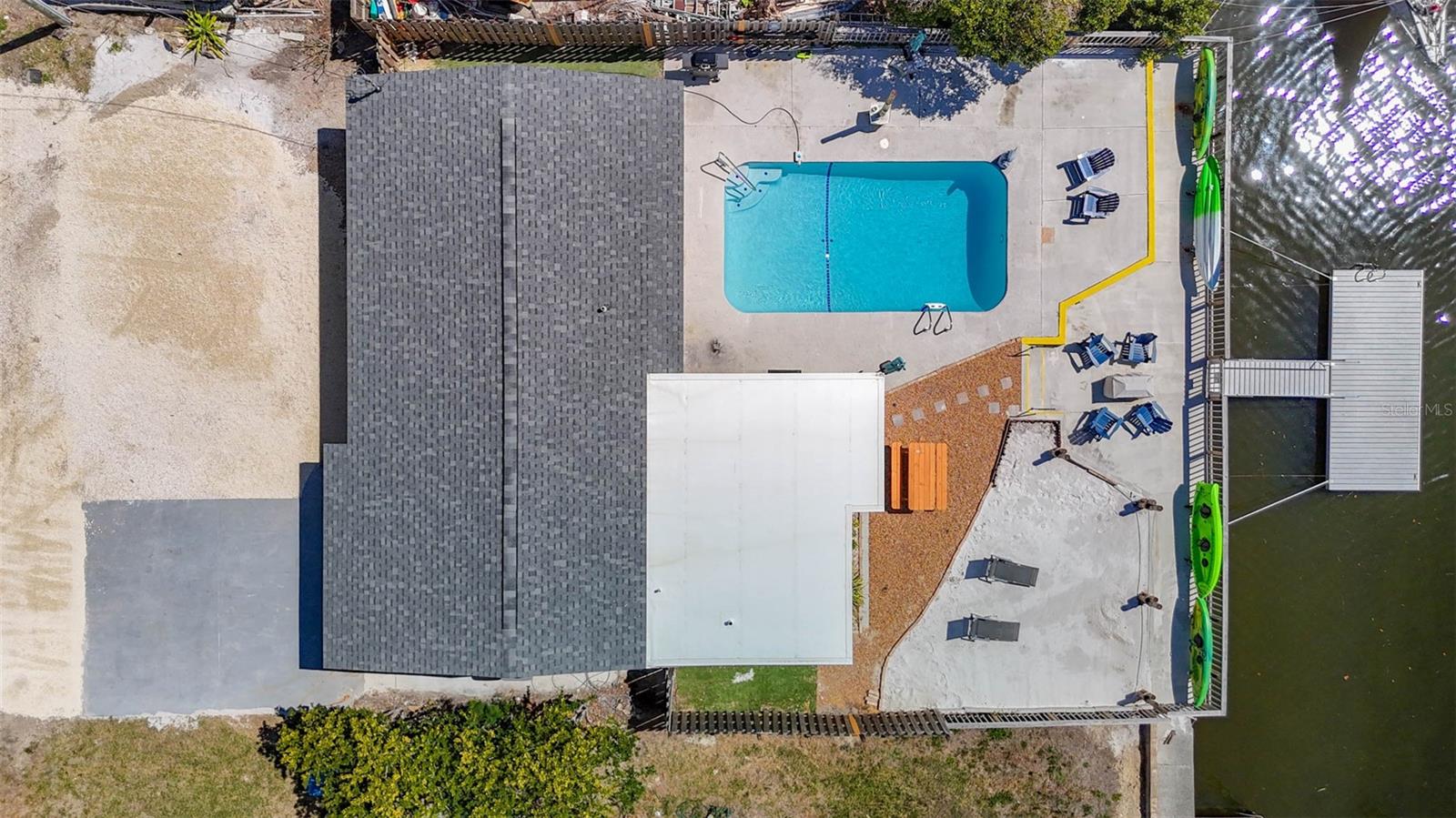 Listing photo id 1 for 4984 Cedarbrook Lane