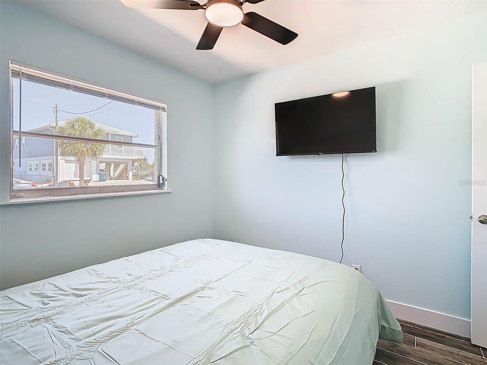 Listing photo id 30 for 4984 Cedarbrook Lane