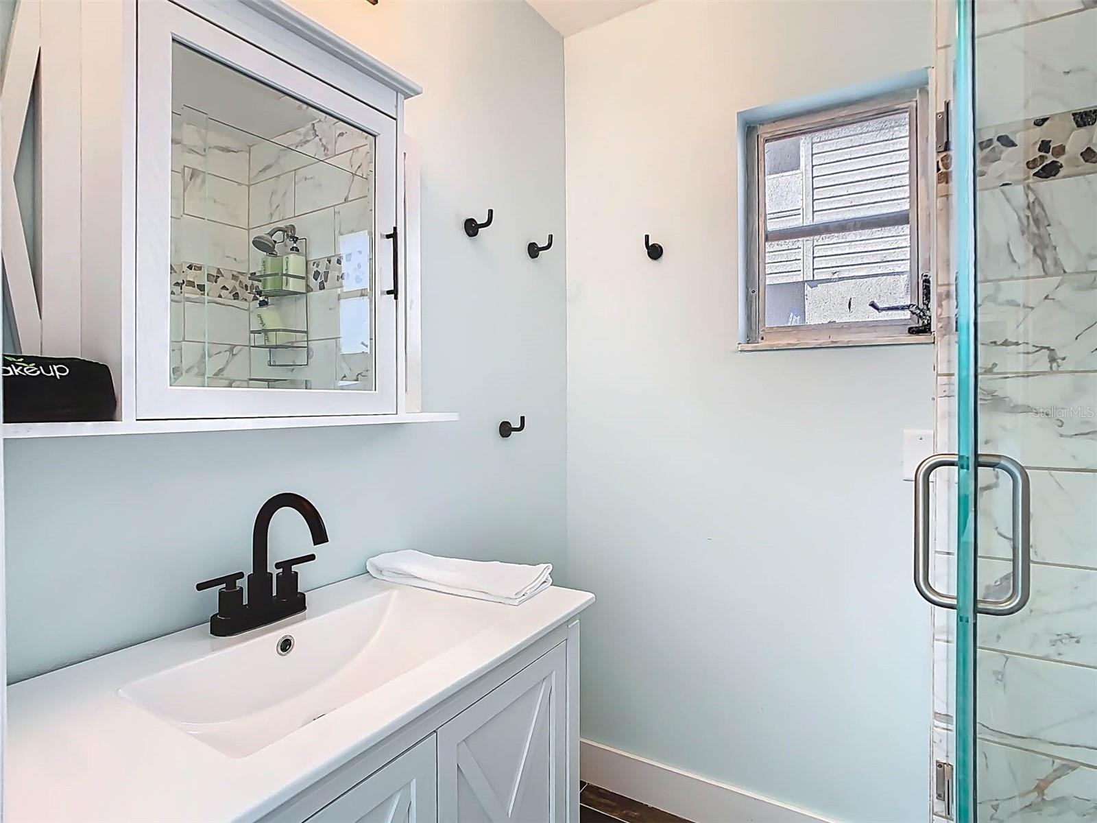 Listing photo id 39 for 4984 Cedarbrook Lane