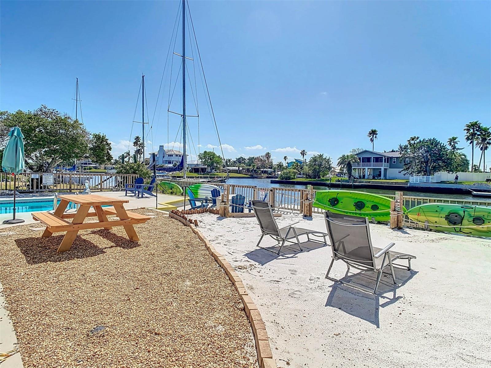 Listing photo id 54 for 4984 Cedarbrook Lane