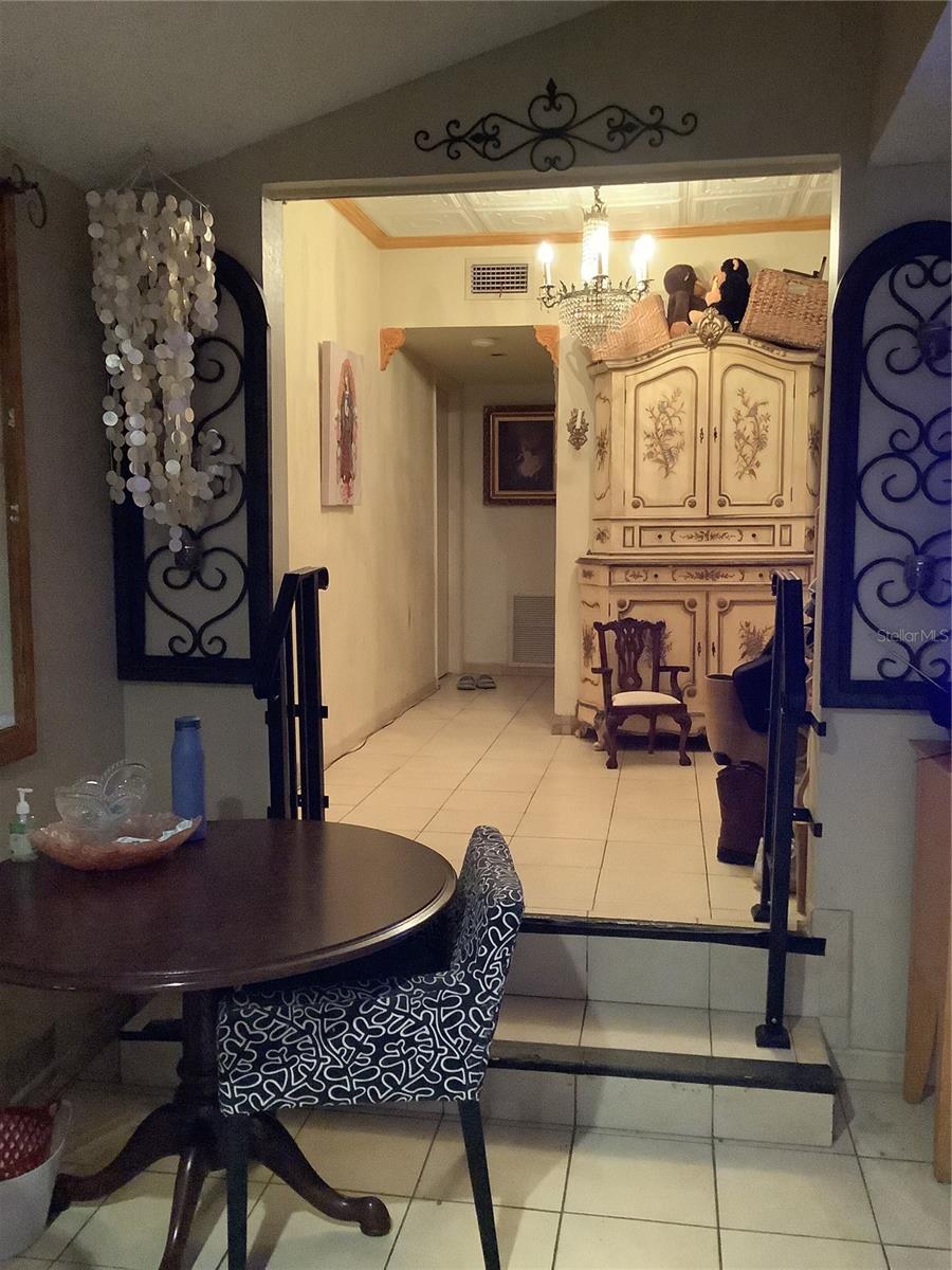 Image 11 of 33 For 1906 17th Court