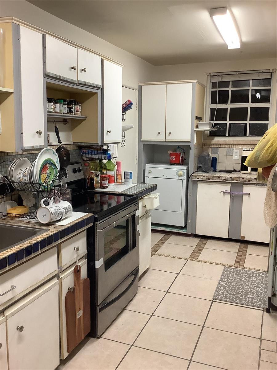 Image 14 of 33 For 1906 17th Court