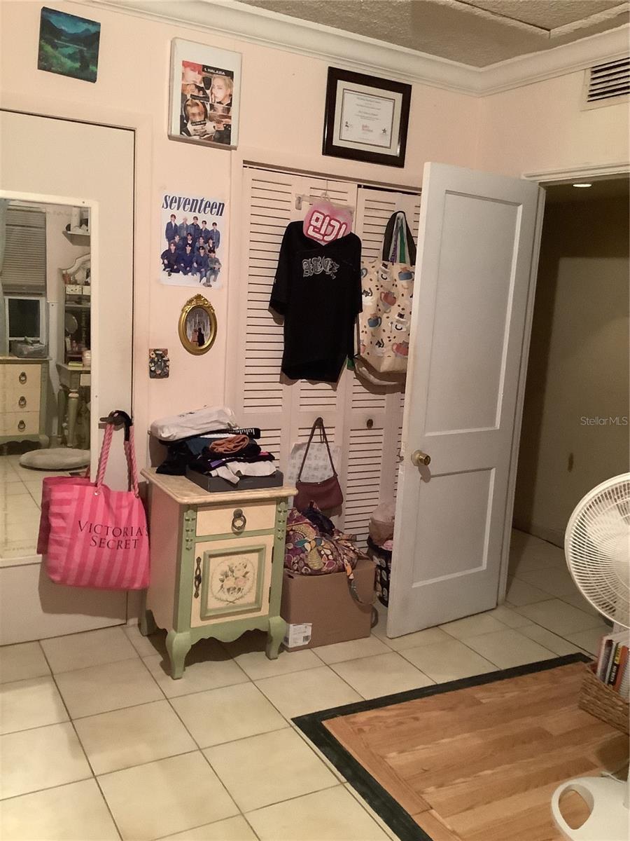 Image 18 of 33 For 1906 17th Court