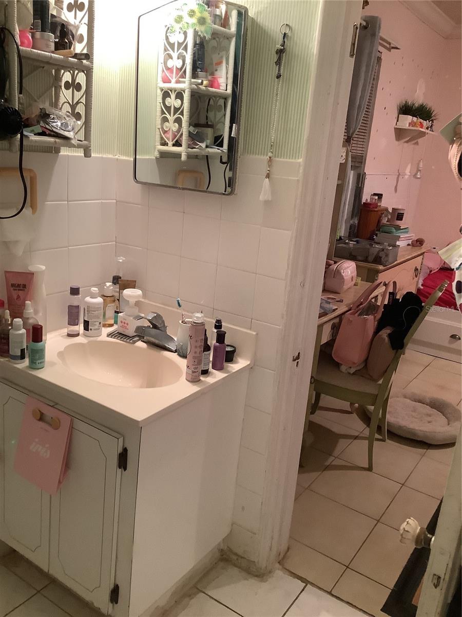 Image 20 of 33 For 1906 17th Court