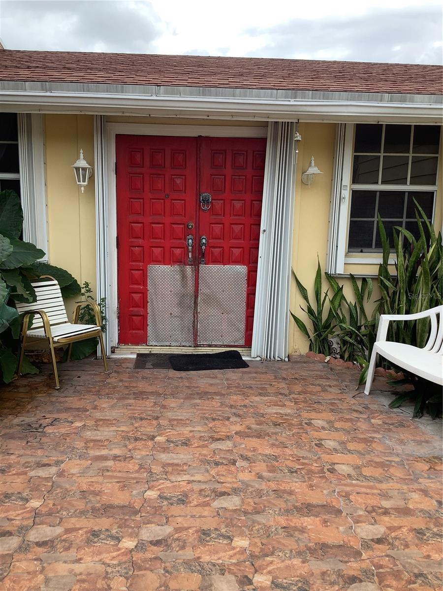 Image 3 of 33 For 1906 17th Court