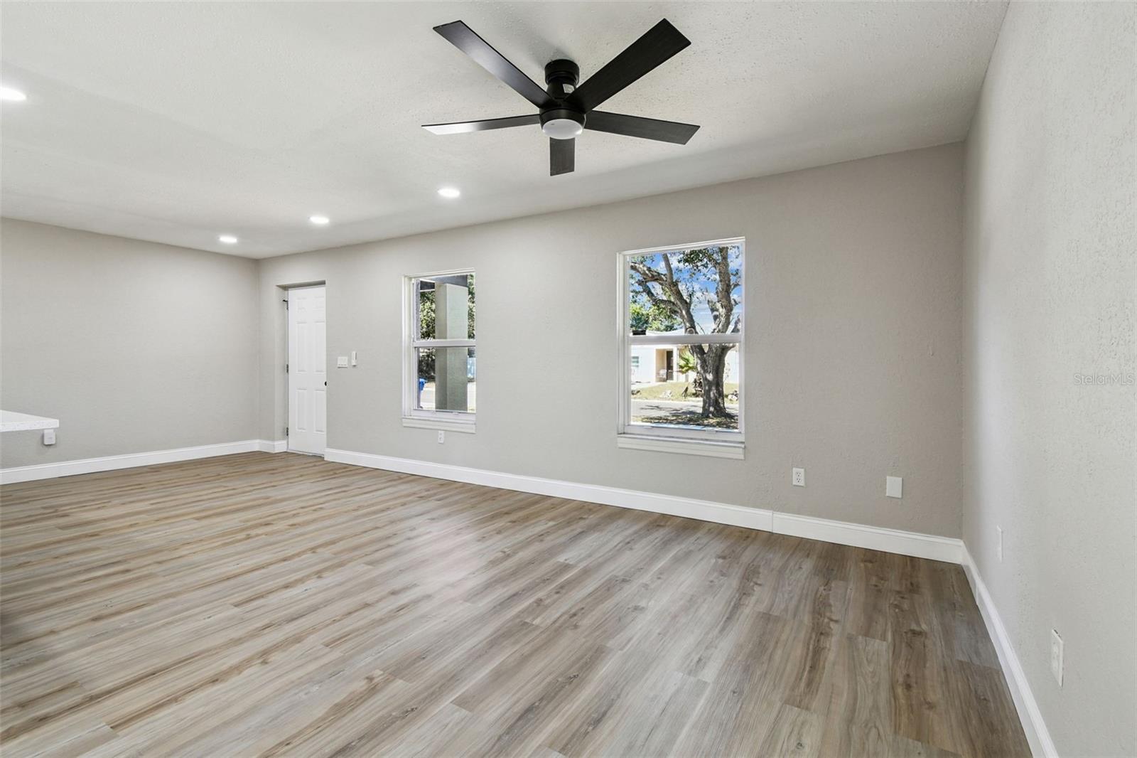 Image 10 of 60 For 1718 Green Ridge Road