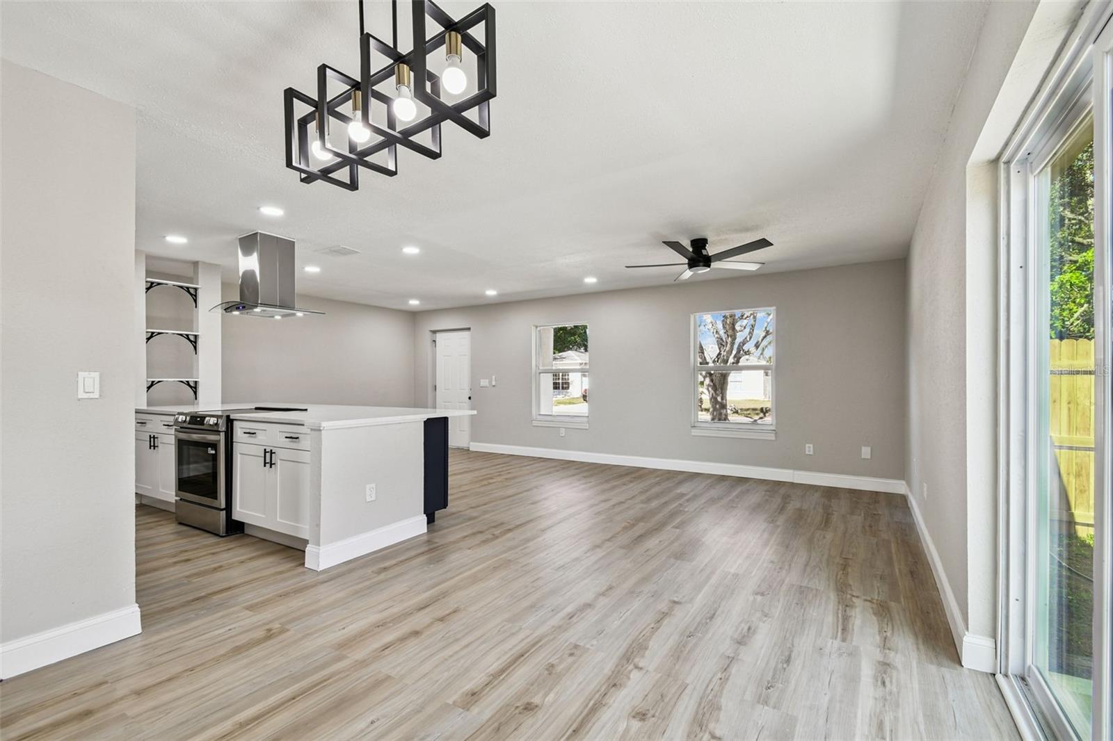 Image 23 of 60 For 1718 Green Ridge Road