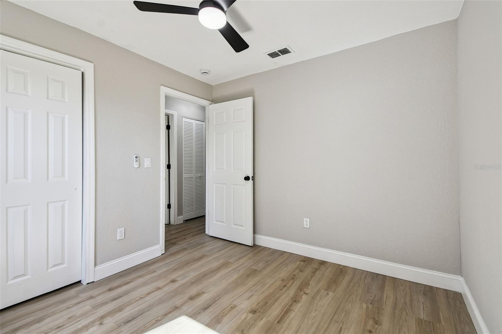 Image 43 of 60 For 1718 Green Ridge Road