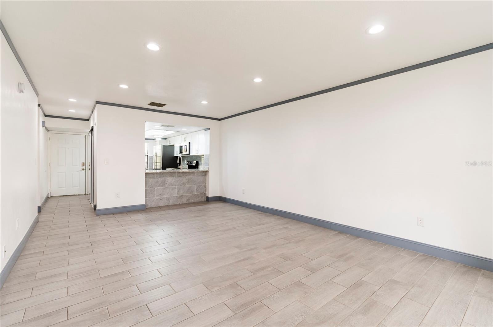 Image 14 of 27 For 2275 62nd Avenue N 5202