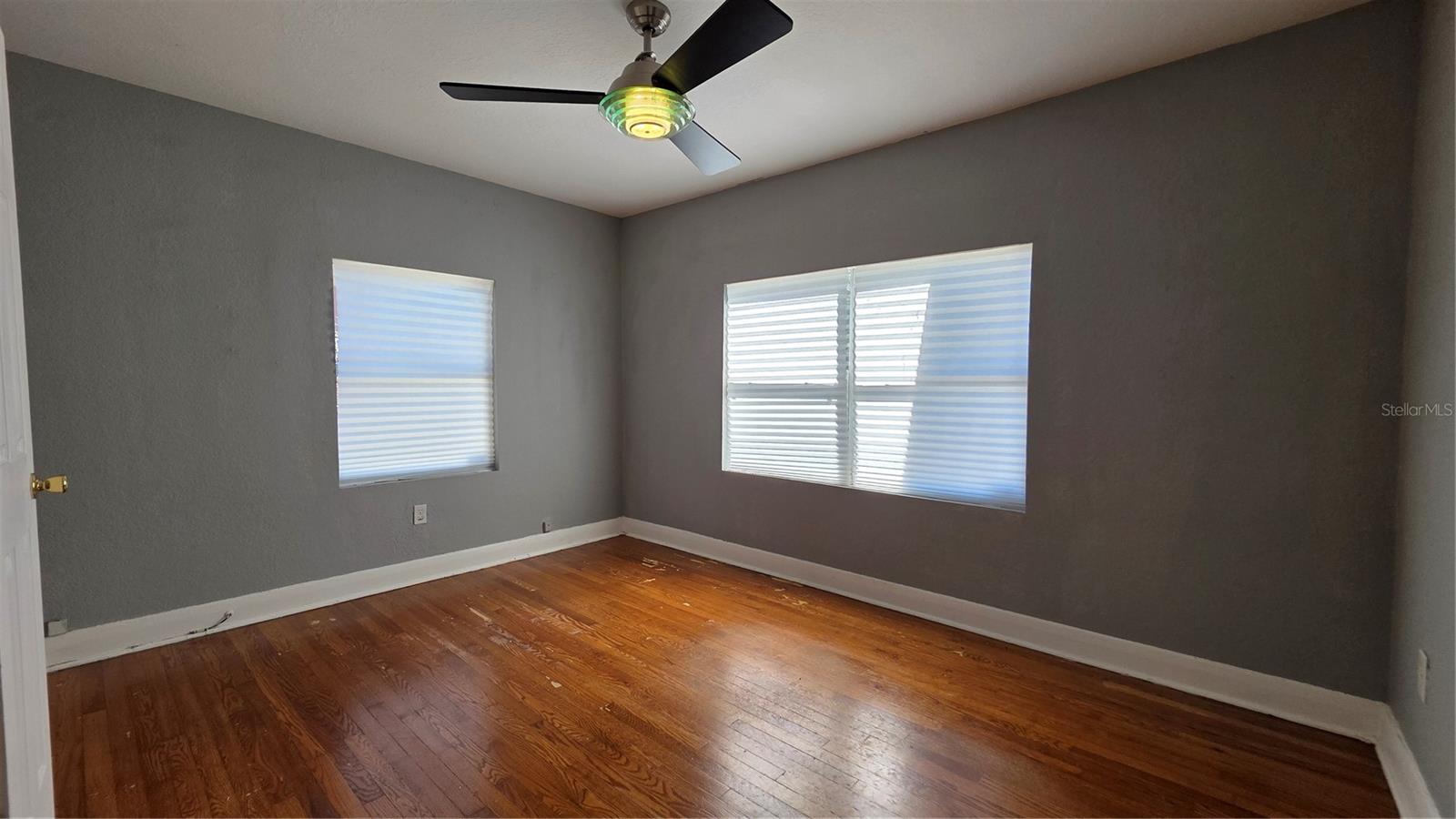 Image 10 of 32 For 936 Shadowlawn Avenue