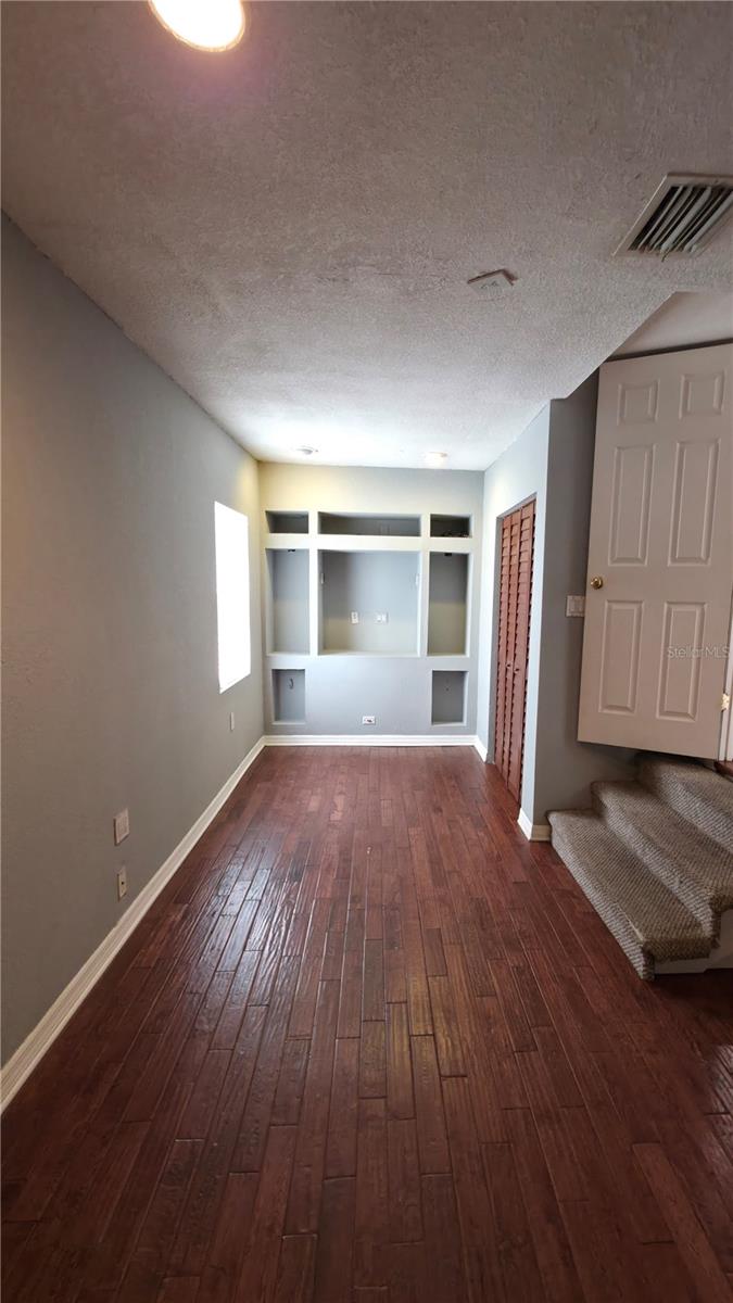 Image 15 of 32 For 936 Shadowlawn Avenue