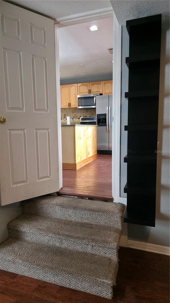 Image 17 of 32 For 936 Shadowlawn Avenue