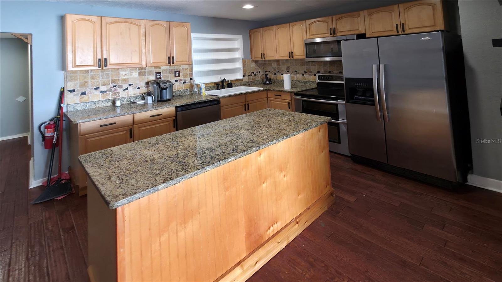 Image 18 of 32 For 936 Shadowlawn Avenue