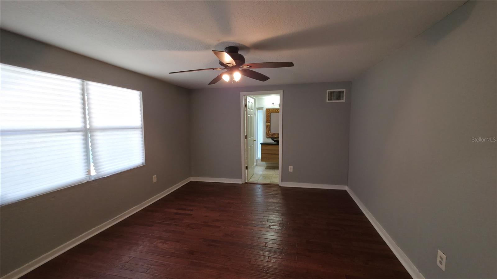 Image 20 of 32 For 936 Shadowlawn Avenue