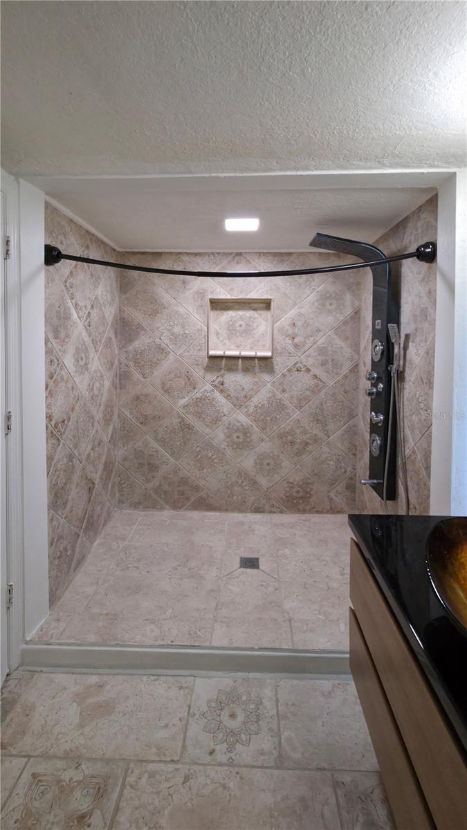 Image 22 of 32 For 936 Shadowlawn Avenue