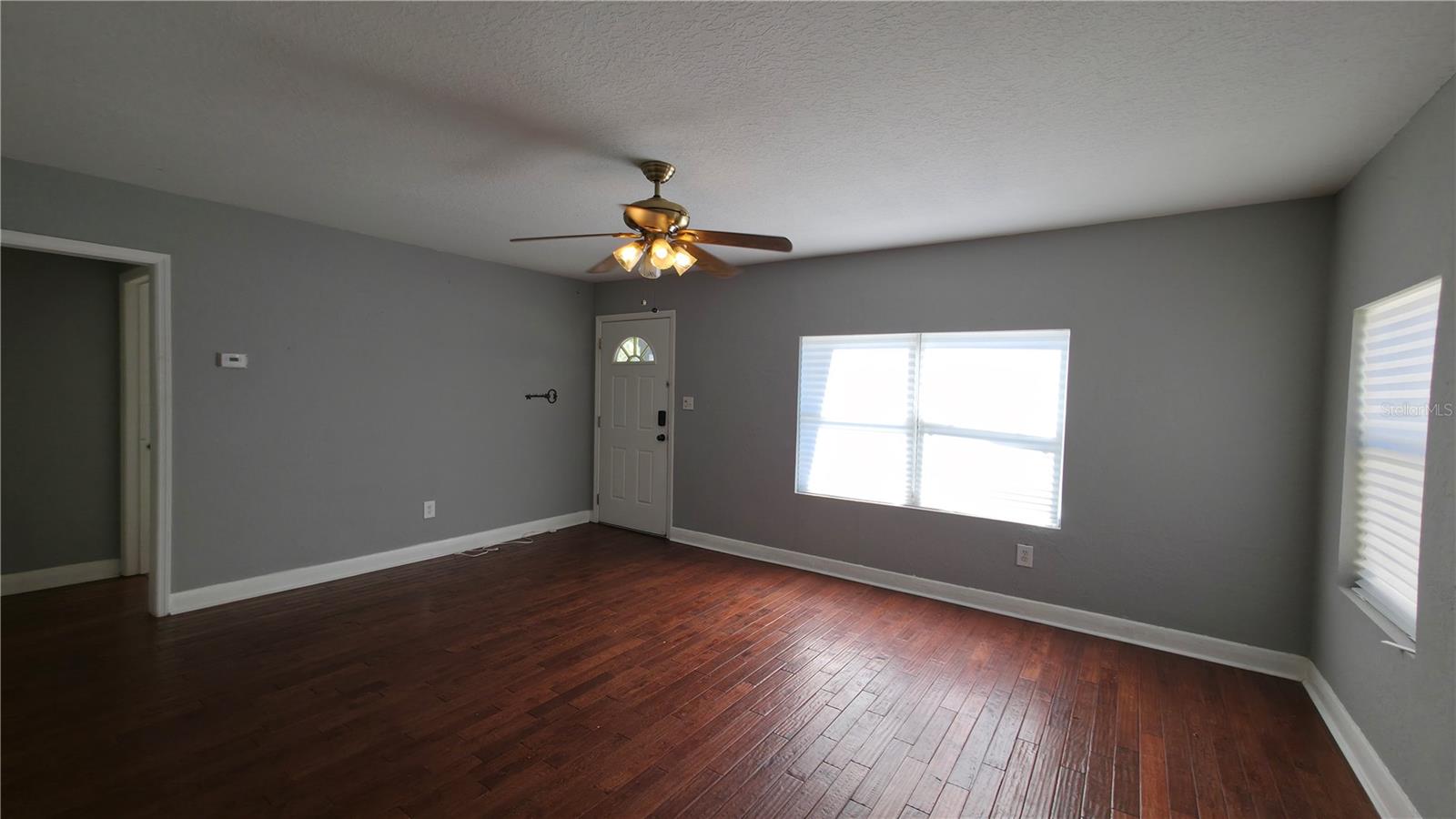 Image 5 of 32 For 936 Shadowlawn Avenue