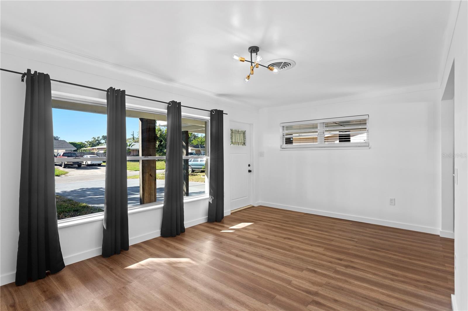 Image 5 of 23 For 10685 109th Street