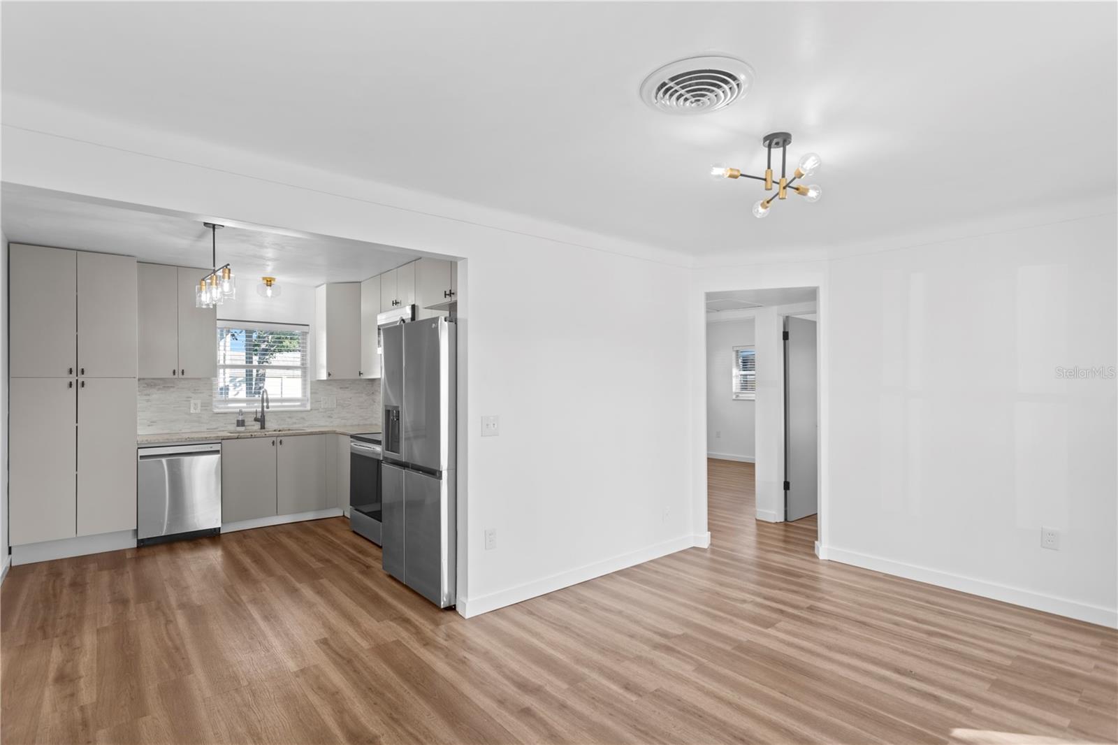 Image 9 of 23 For 10685 109th Street