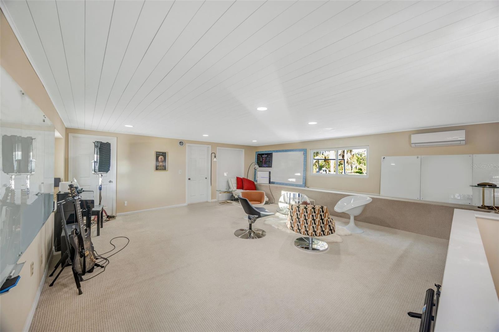 Image 29 of 43 For 18405 Tomlinson Drive