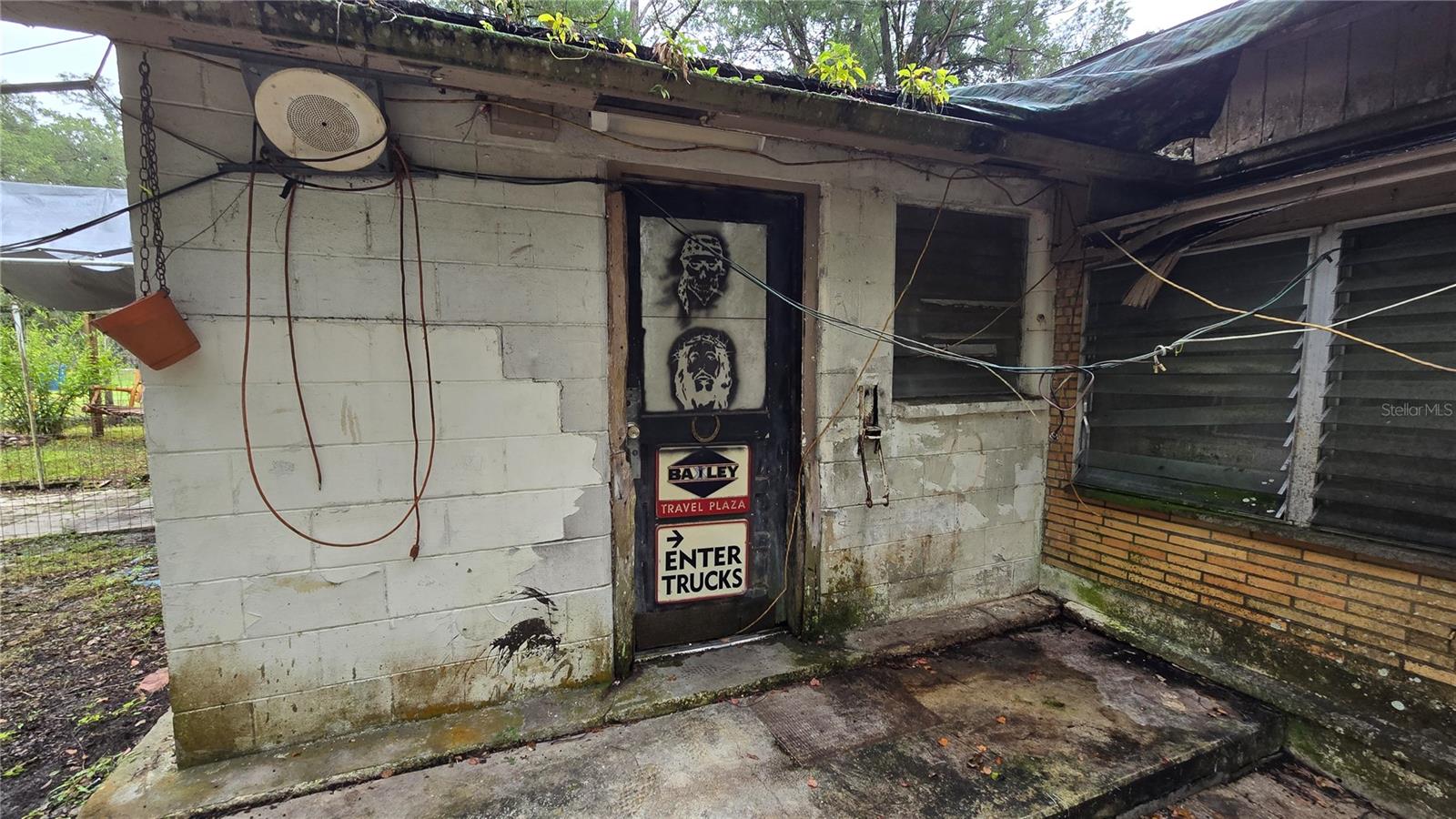 Image 50 of 100 For 18426 Powell Road