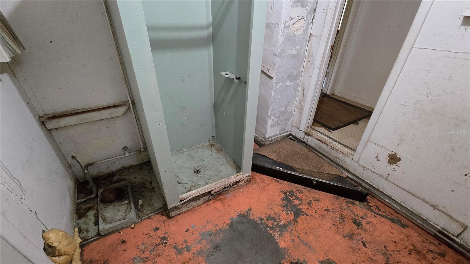 Image 57 of 100 For 18426 Powell Road