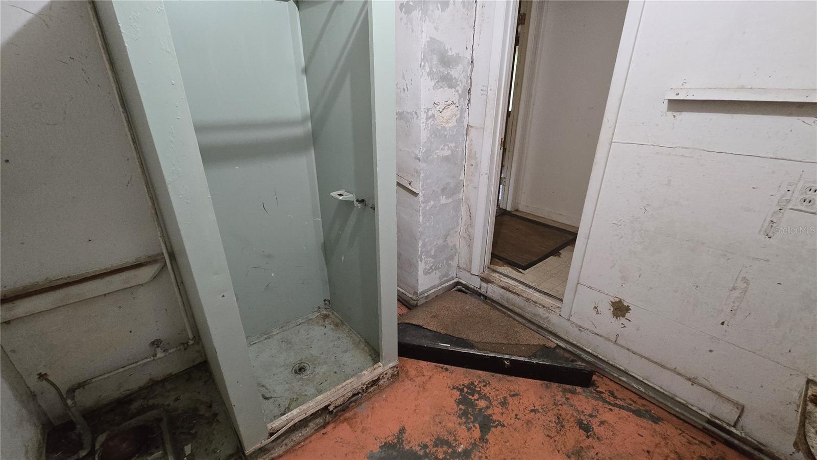 Image 58 of 100 For 18426 Powell Road