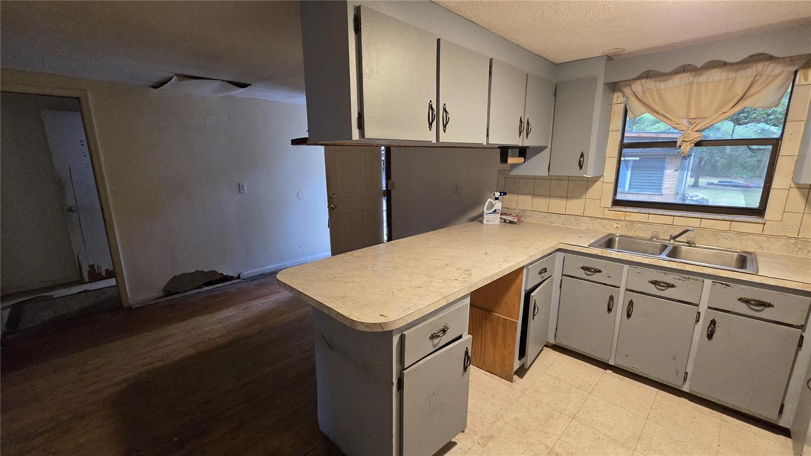 Image 62 of 100 For 18426 Powell Road