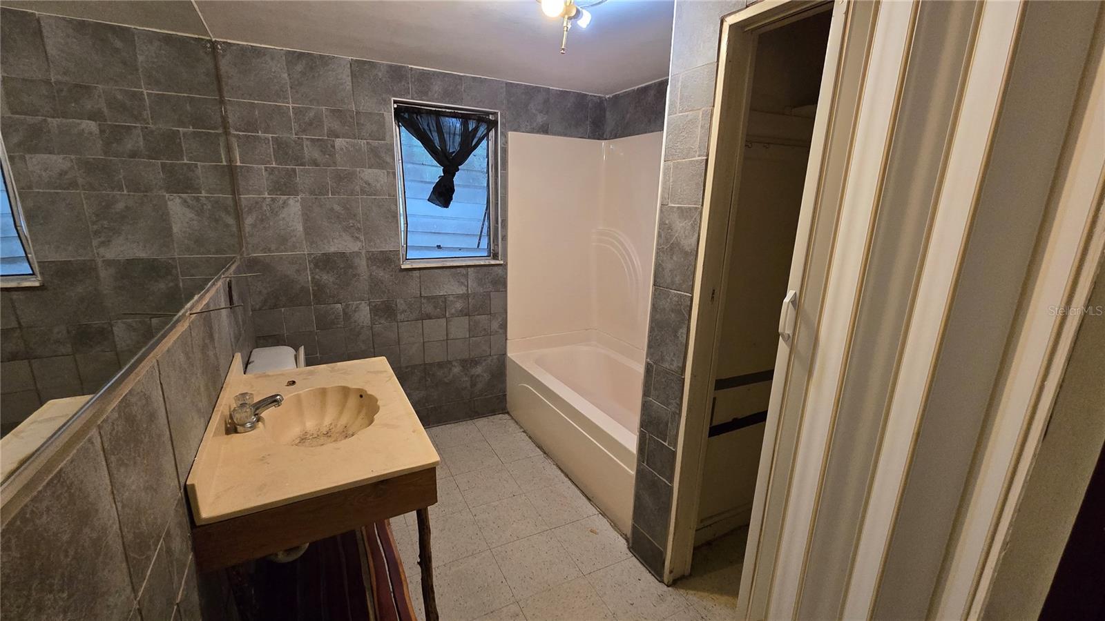 Image 66 of 100 For 18426 Powell Road