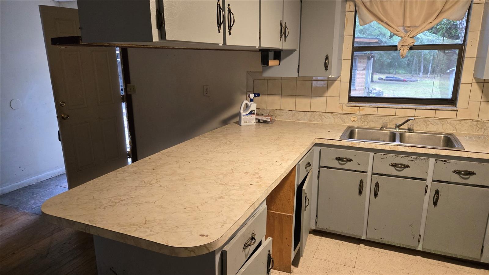 Image 80 of 100 For 18426 Powell Road