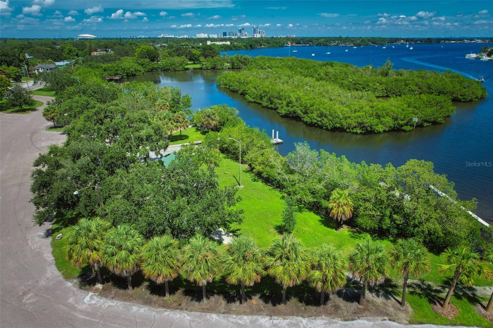 Image 17 of 24 For 418 39th Avenue S