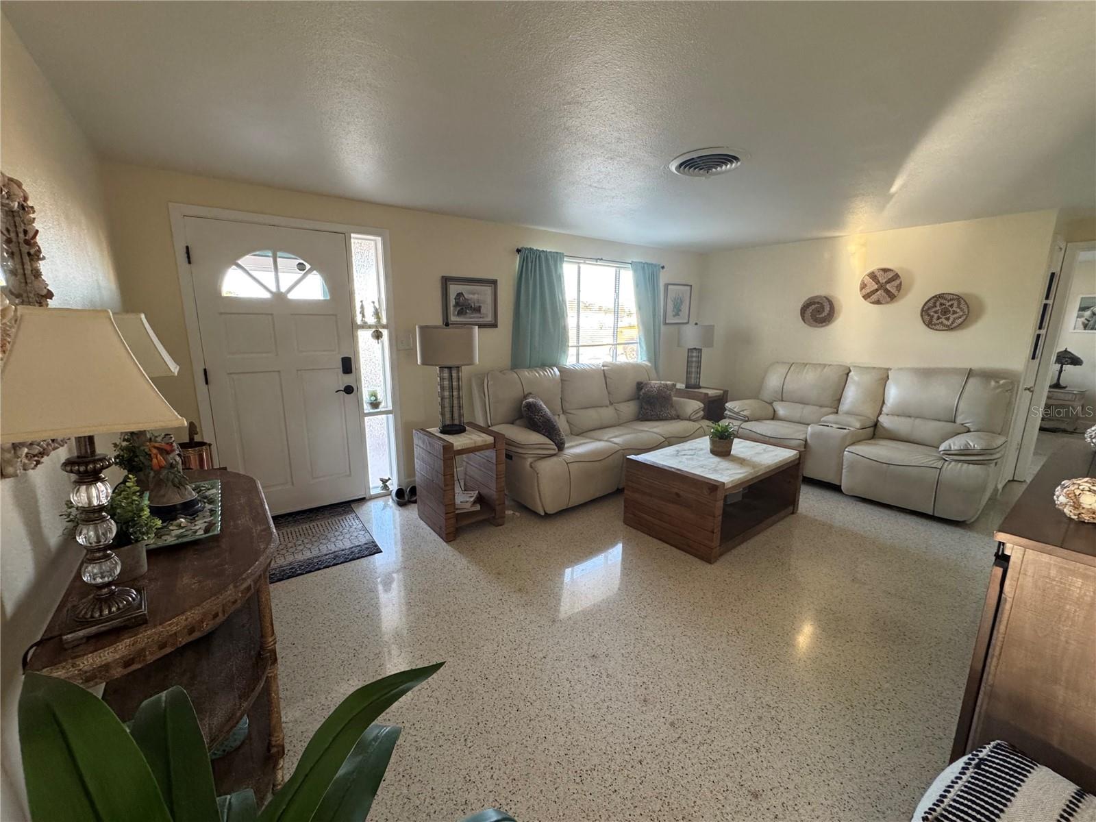 Image 10 of 44 For 4940 Picture Avenue