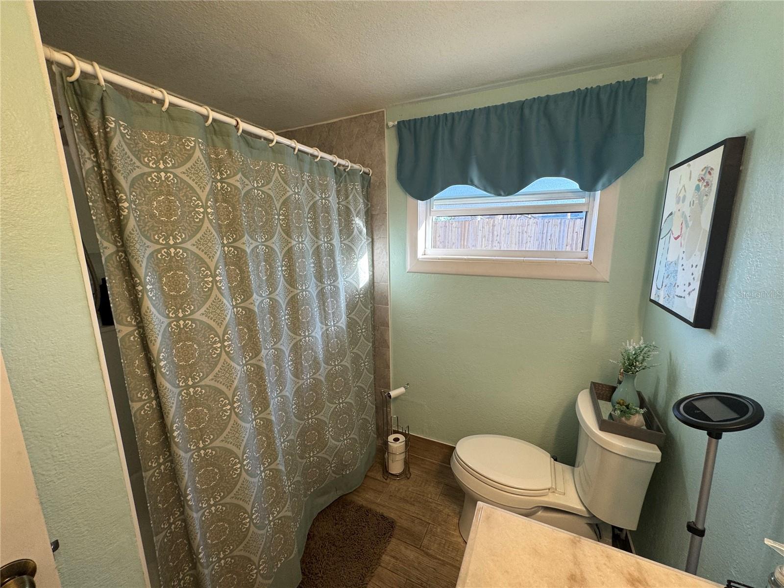 Image 25 of 44 For 4940 Picture Avenue