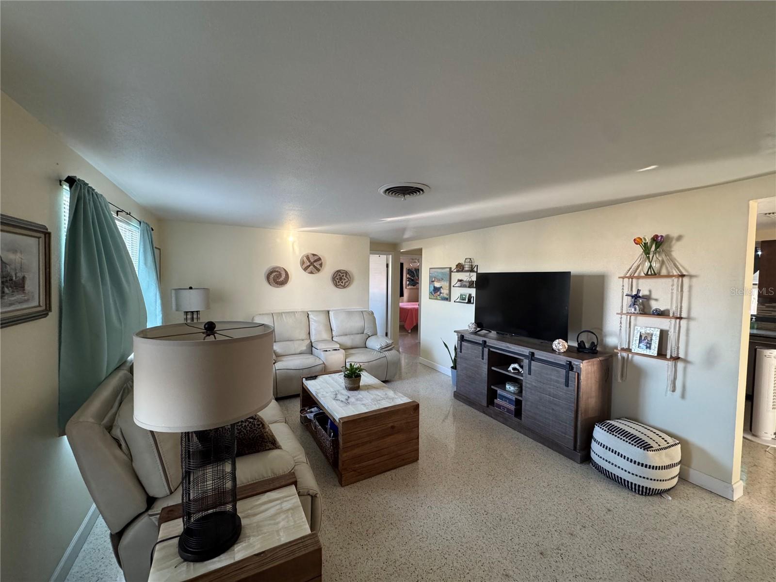 Image 7 of 44 For 4940 Picture Avenue