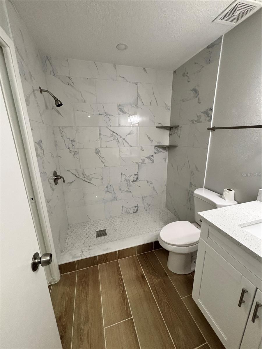 Image 17 of 23 For 14025 Village View Drive