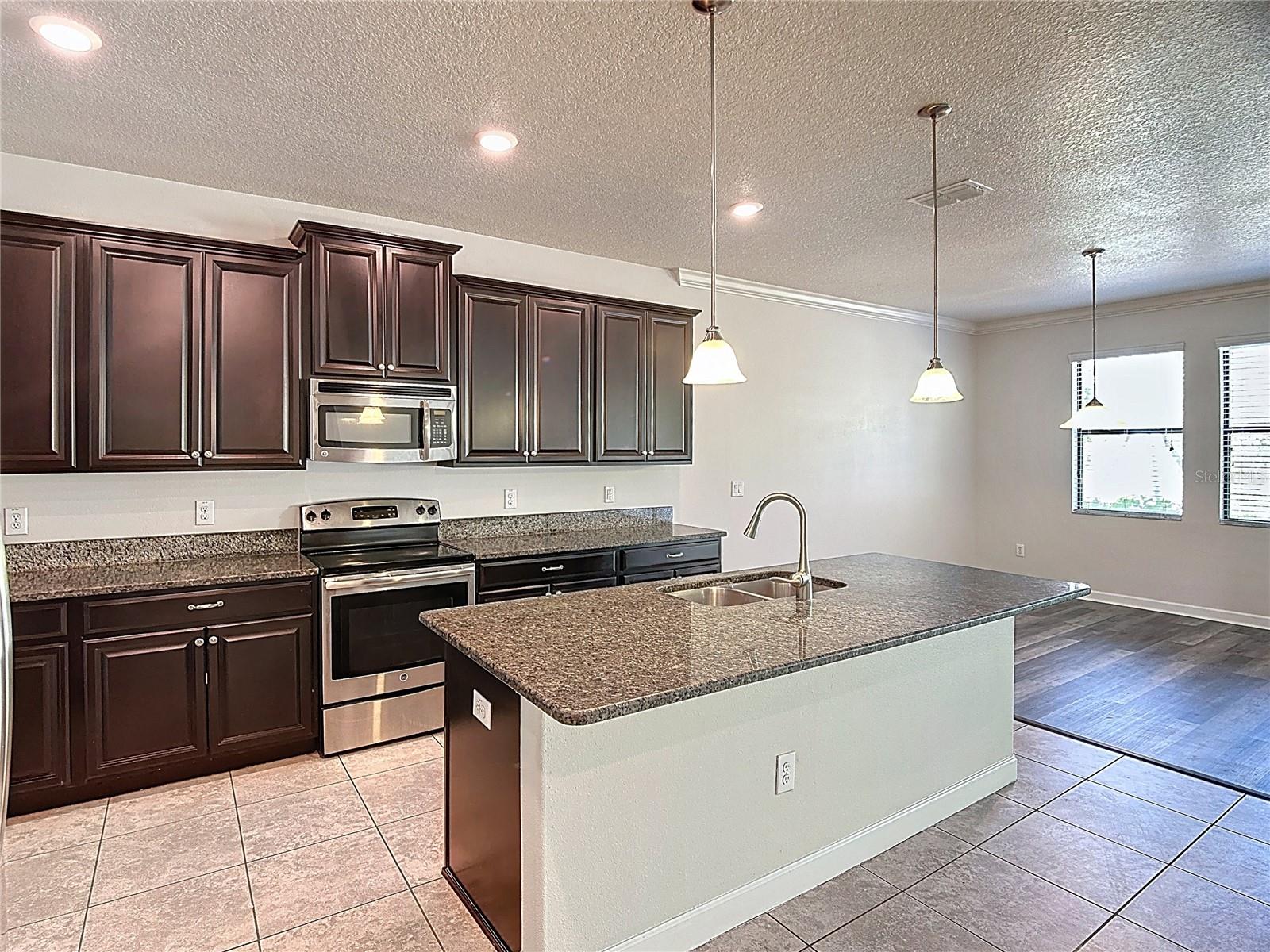 Image 15 of 54 For 5004 Bella Armonia Circle