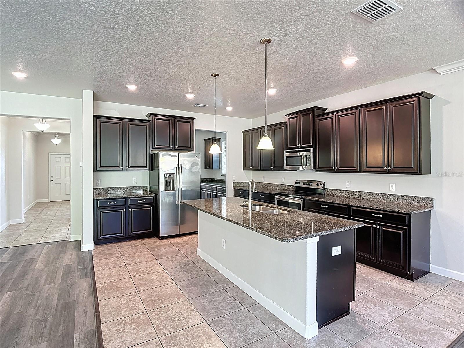 Image 17 of 54 For 5004 Bella Armonia Circle