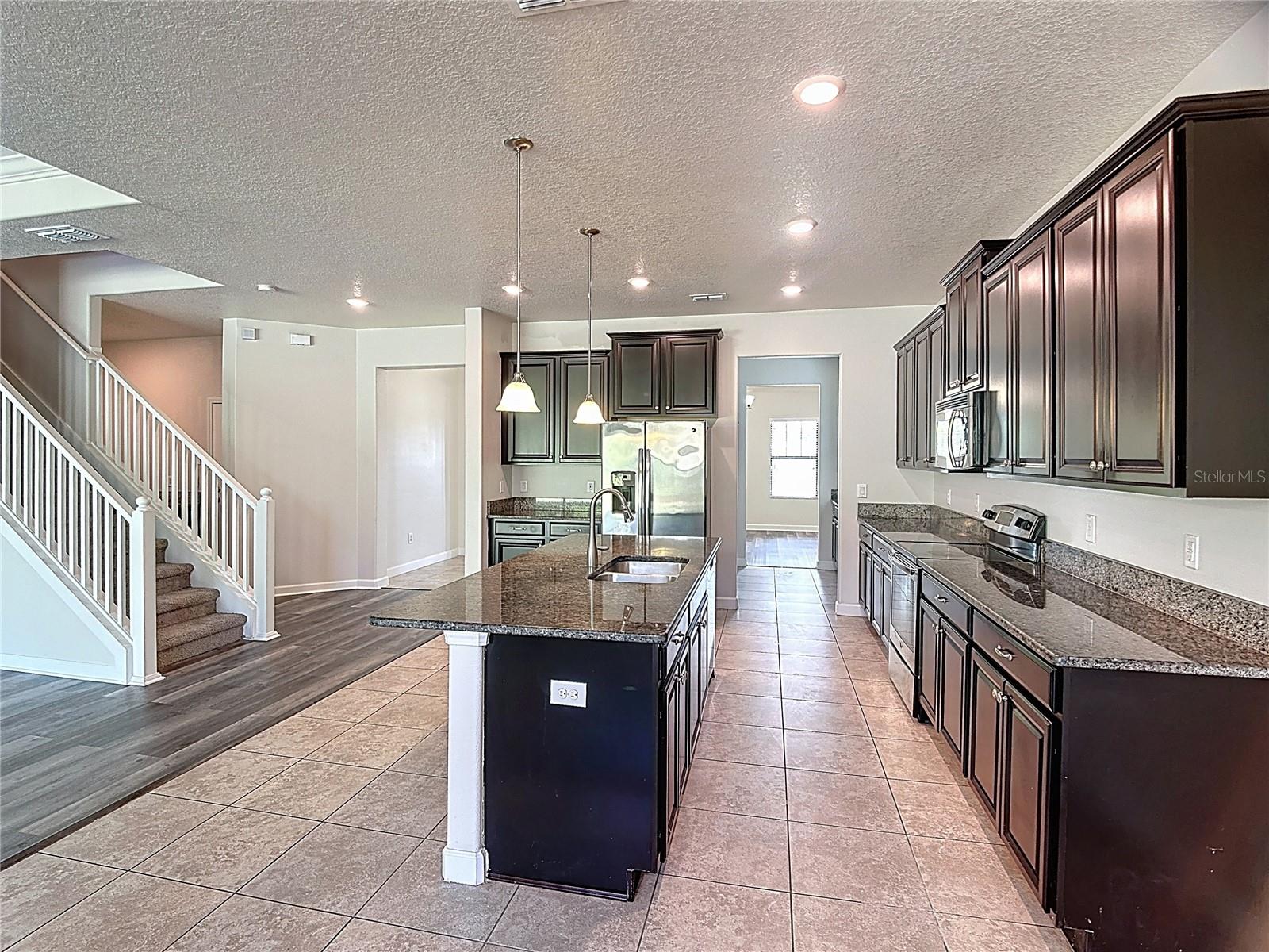 Image 18 of 54 For 5004 Bella Armonia Circle