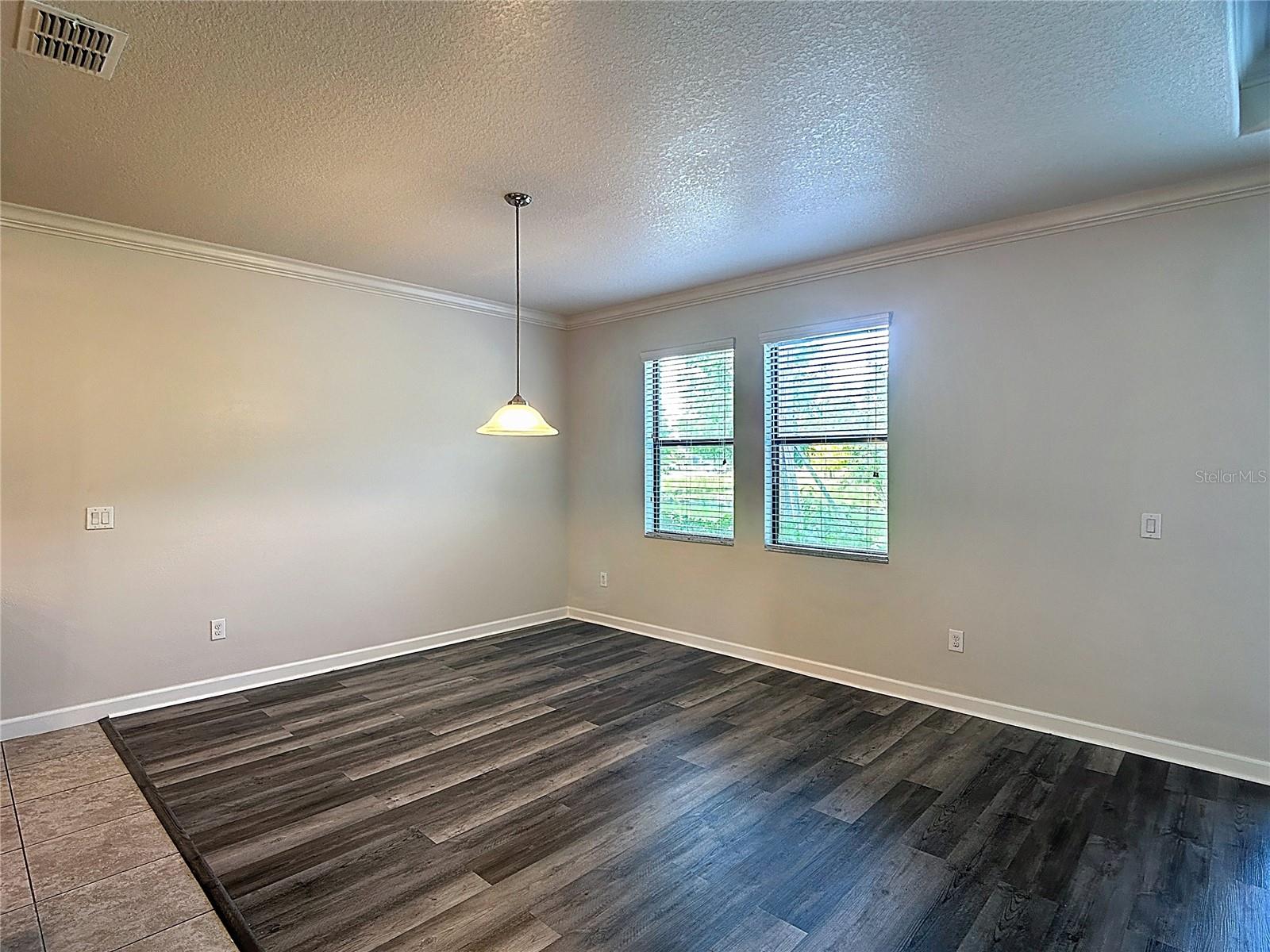 Image 25 of 54 For 5004 Bella Armonia Circle